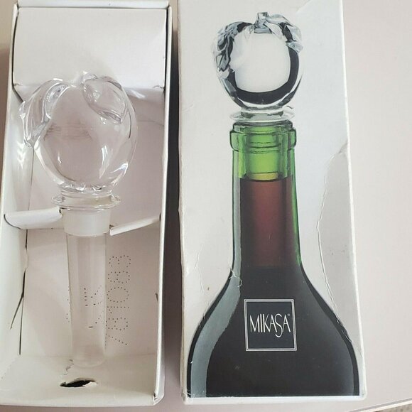 Mikasa Apple Crystal Wine Bottle Stopper w/ box glass farmhouse cottage core - Picture 2 of 11